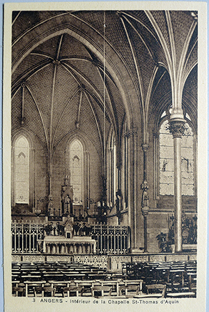 Carte postale : vue extérieure de la chapelle